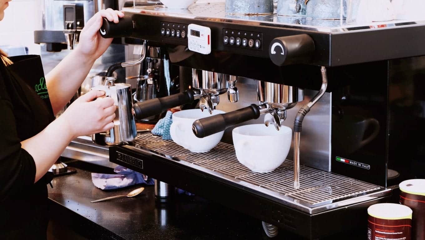 Een horeca koffiemachine huren, leasen of kopen?